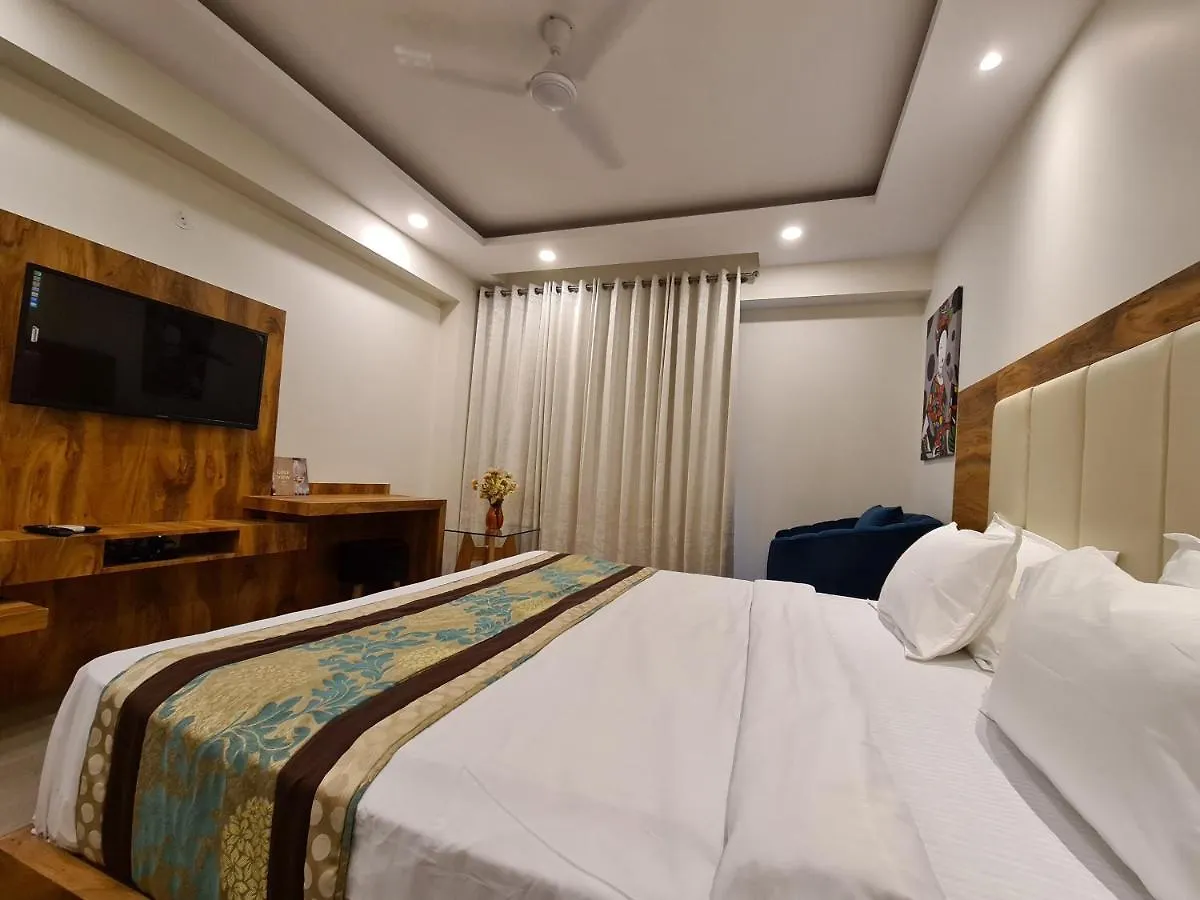 ***  Hotel Golf View Sakura-Golf Course Road Gurgaon India