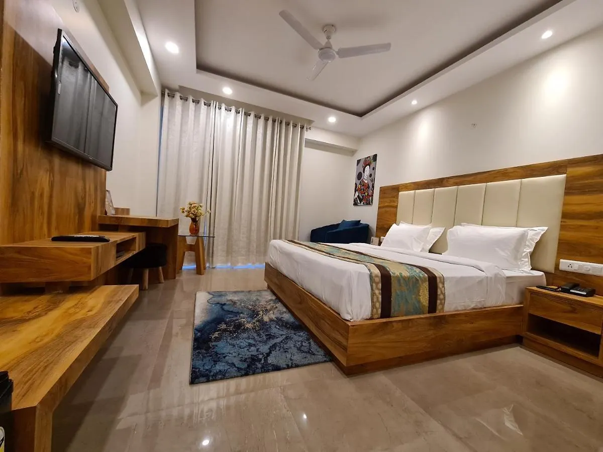 Hotel Golf View Sakura-Golf Course Road Gurgaon